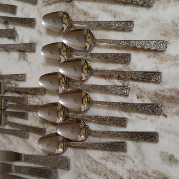 38 pc Japan Stainless Steal Supreme Cutlery Leaf Velvet Pattern - Picture 4 of 17